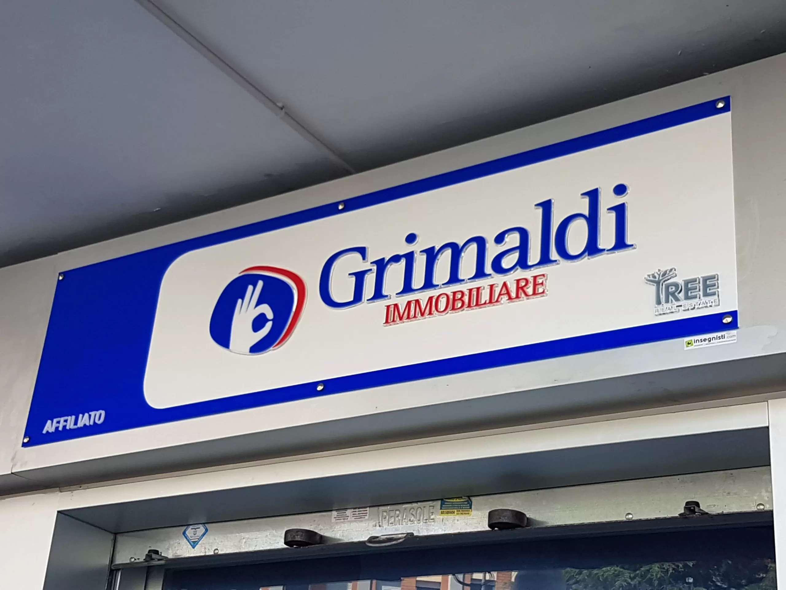 insegna non luminosa agenzia immobliare Napoli insegna non luminosa in plexiglas agenzia immobiliare grimaldi